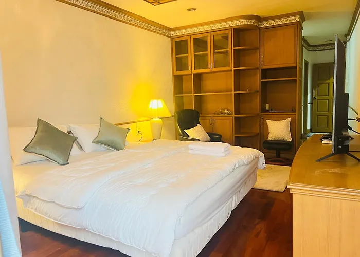 Baan Bangrak * 曼谷