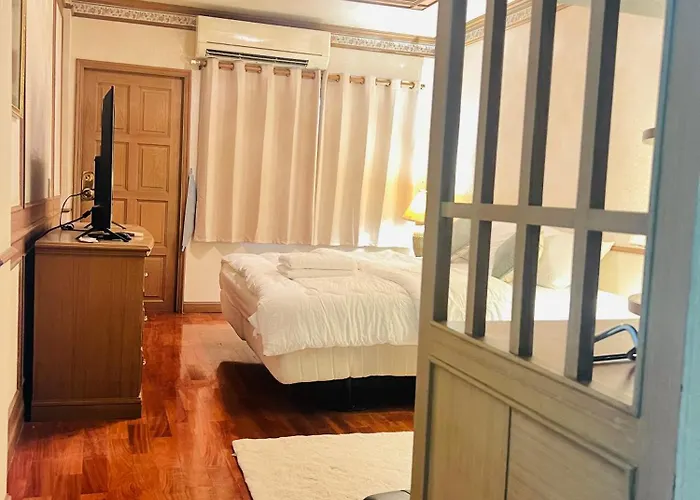 Baan Bangrak Hostel Bangkok